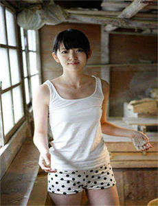 日本大胆美少女